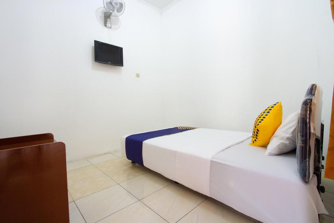 Spot On 2891 999 Guest House Sumedang Екстериор снимка