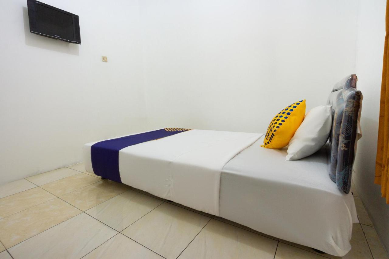 Spot On 2891 999 Guest House Sumedang Екстериор снимка