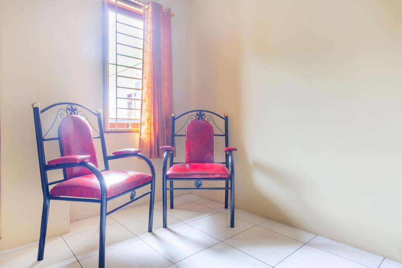 Spot On 2891 999 Guest House Sumedang Екстериор снимка