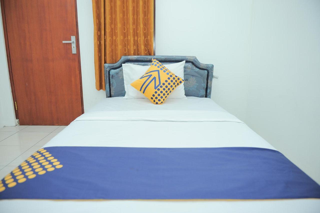 Spot On 2891 999 Guest House Sumedang Екстериор снимка