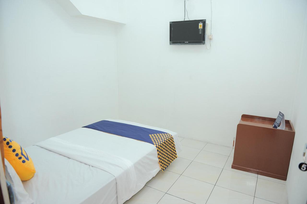 Spot On 2891 999 Guest House Sumedang Екстериор снимка