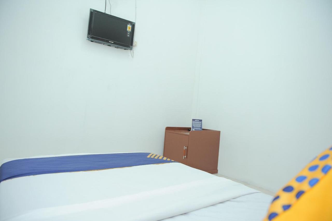 Spot On 2891 999 Guest House Sumedang Екстериор снимка